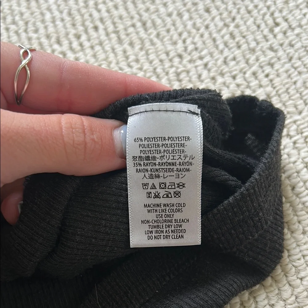 Free People Black Racerback Tank Top🌿